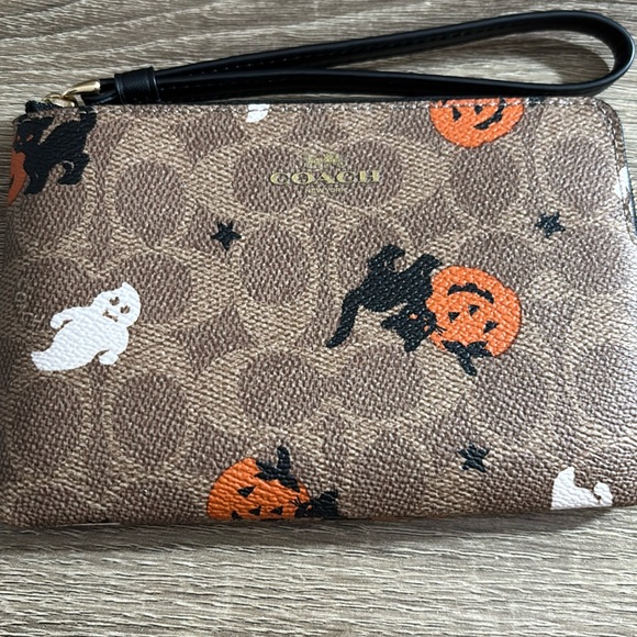 Coach Wristlet Sig Canvas With Halloween Print NWT - Picture 4 of 7